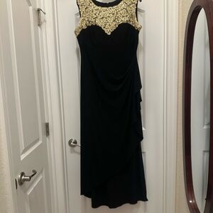 Black and Gold Elegant Cruise Dress
